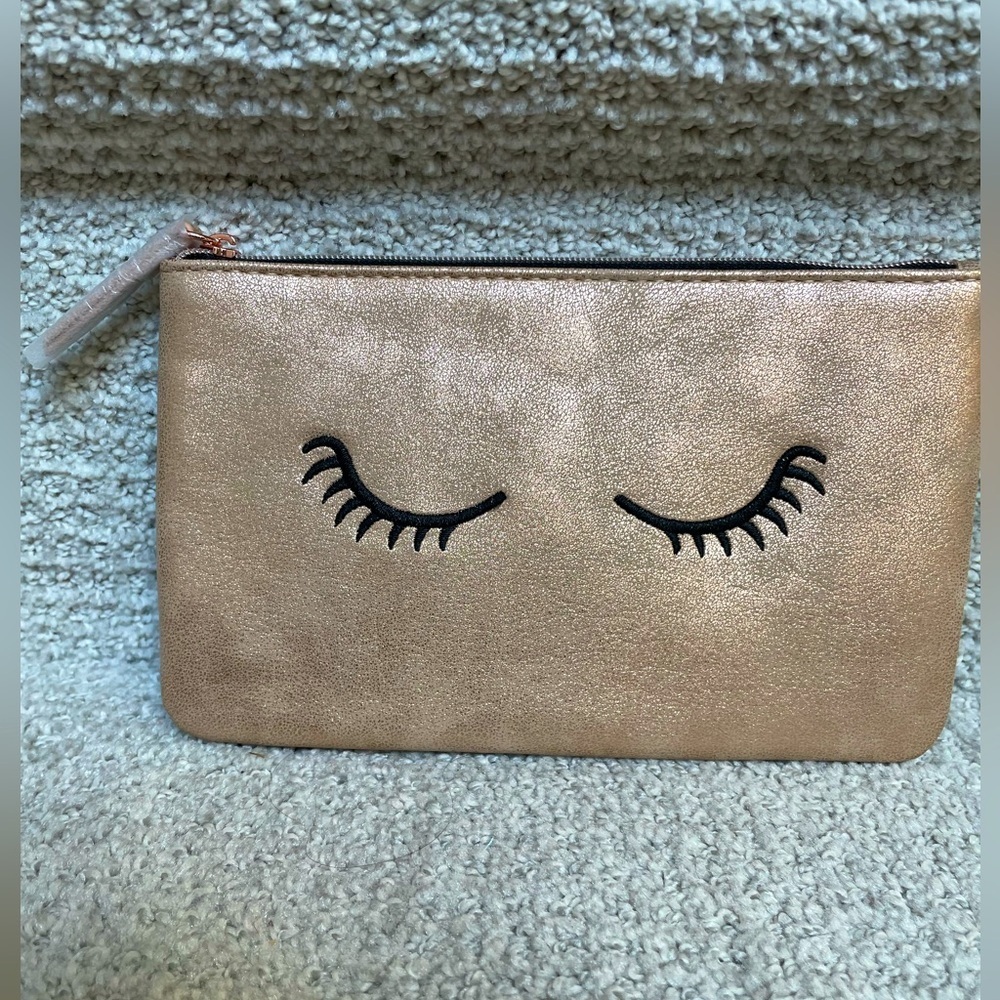 NWT Stella & Dot “All Eyes On You” Rose Gold Vegan Leather Eyelash Zipper Pouch